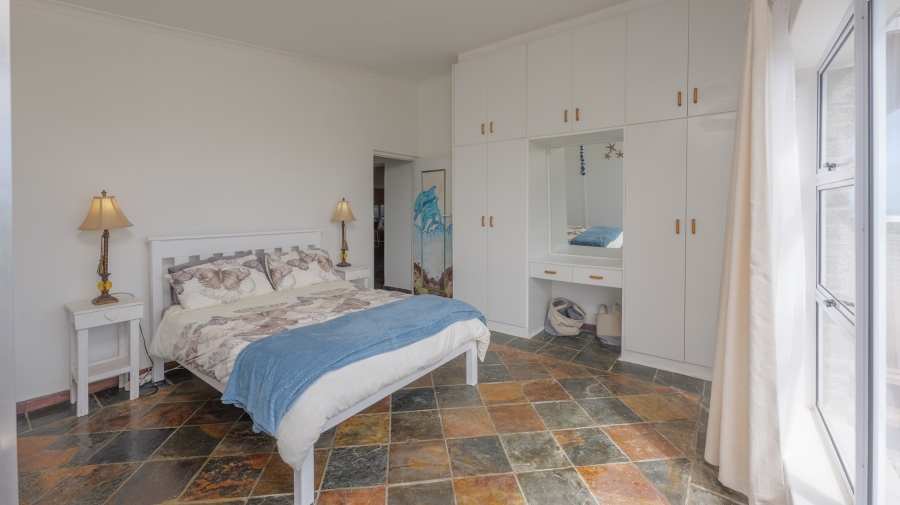 5 Bedroom Property for Sale in Suiderstrand Western Cape